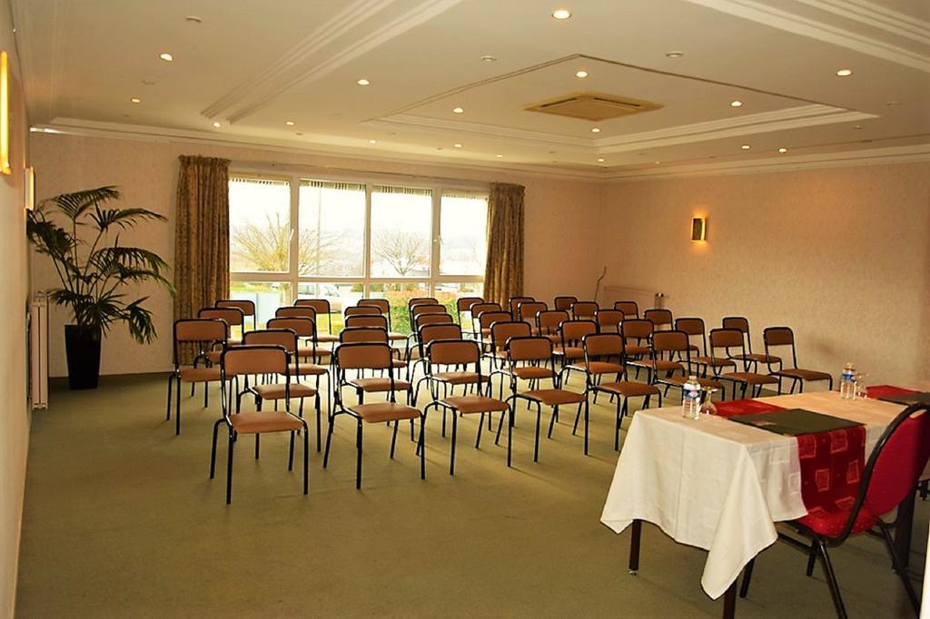 Pacy-sur-Eure Hotel Altina מראה חיצוני תמונה
