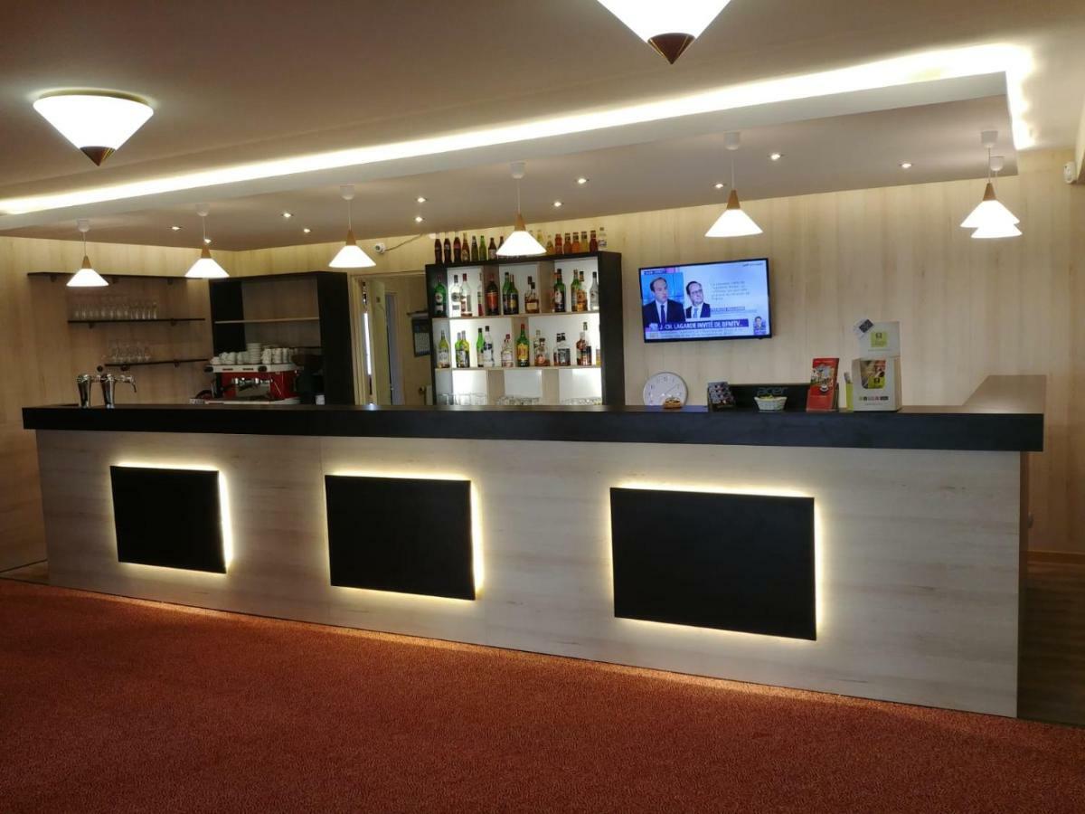 Pacy-sur-Eure Hotel Altina מראה חיצוני תמונה