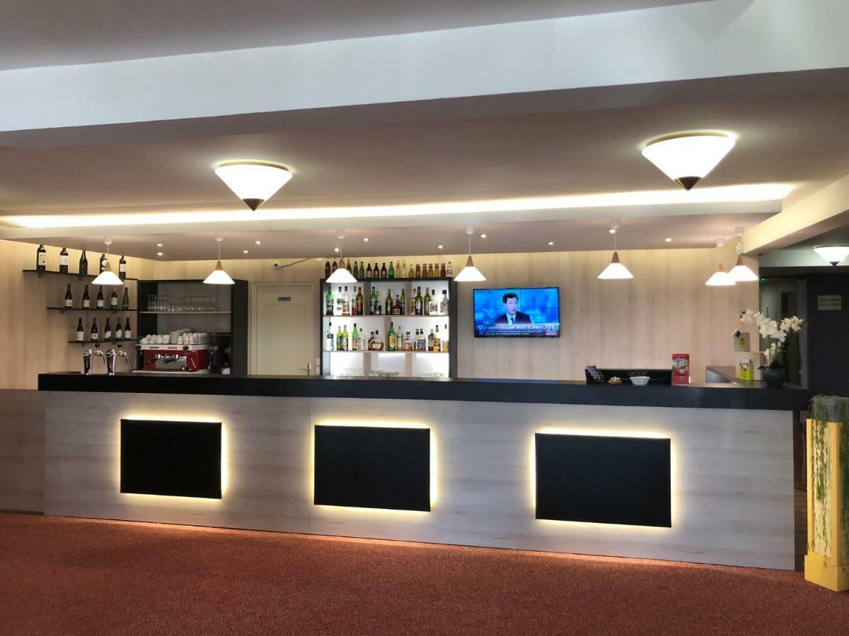 Pacy-sur-Eure Hotel Altina מראה חיצוני תמונה